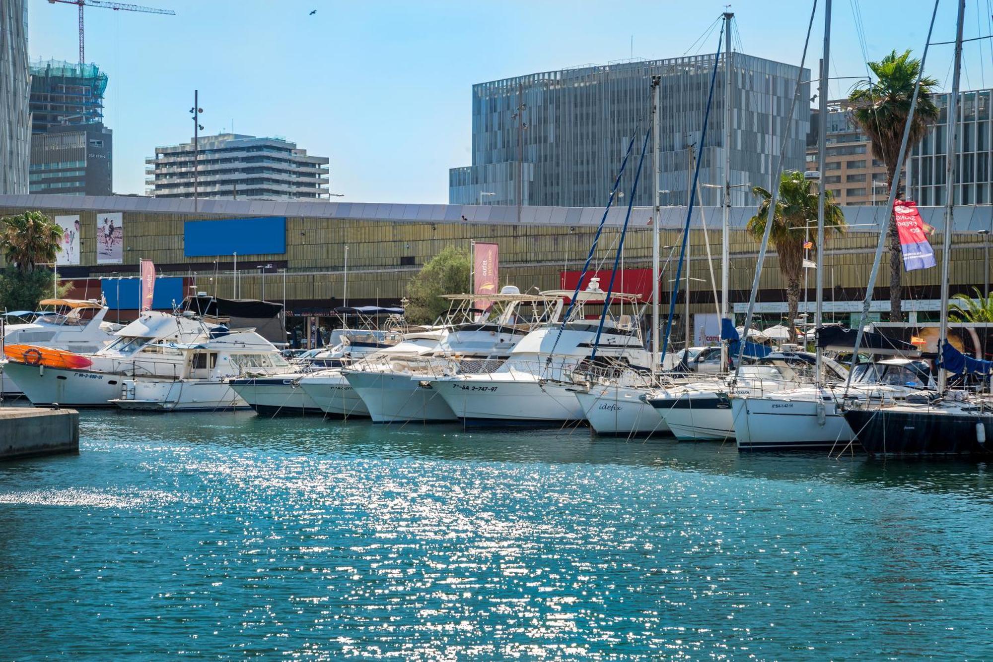 Boat Accommodations Barcelona Sant Adrià de Besòs Esterno foto